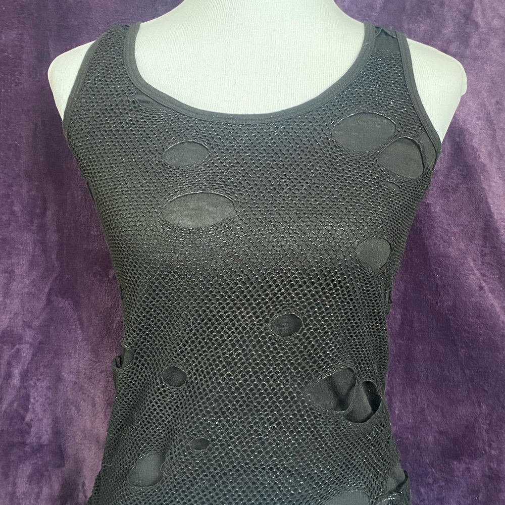 Oboe size medium ripped fish net tank